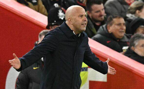 斯洛特：我们10人作战 球员们已经表现得很好了